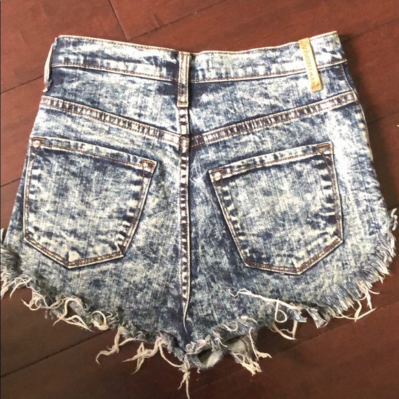 Shorts - Picture 2 of 3